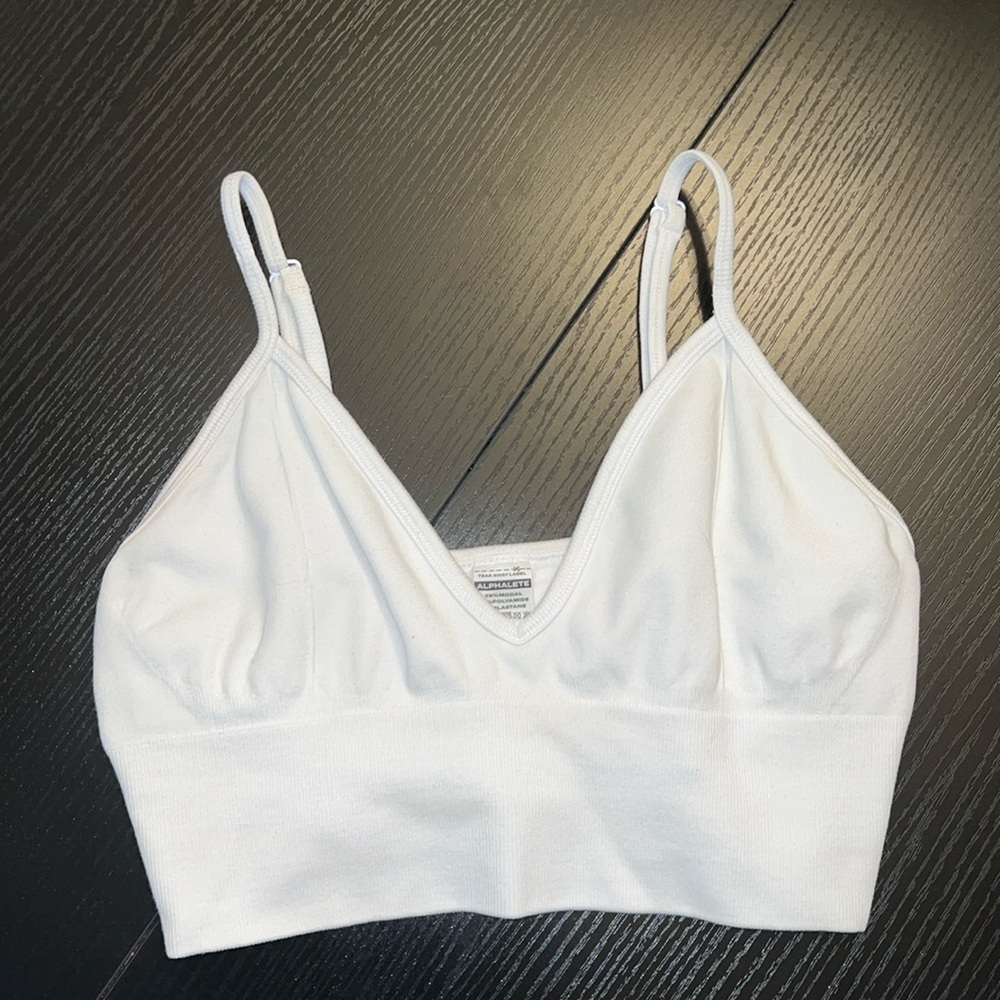 Alphalete Athletics Sports Bra. White. Size Small.